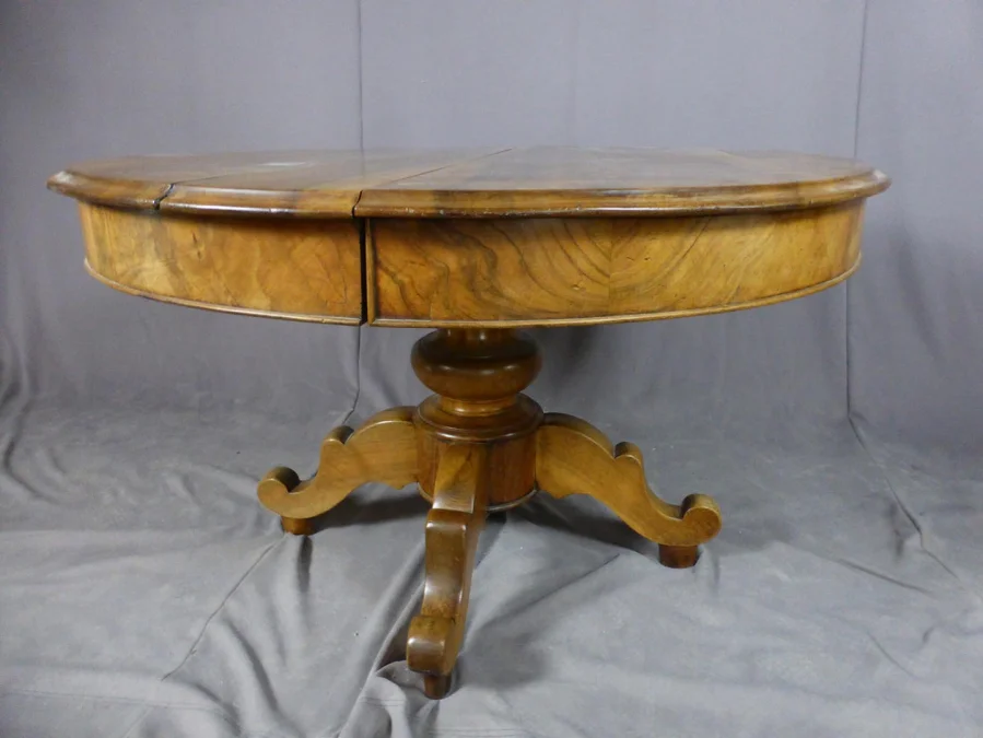 UITBREIDENDE TAFEL UIT DE 19e EEUW