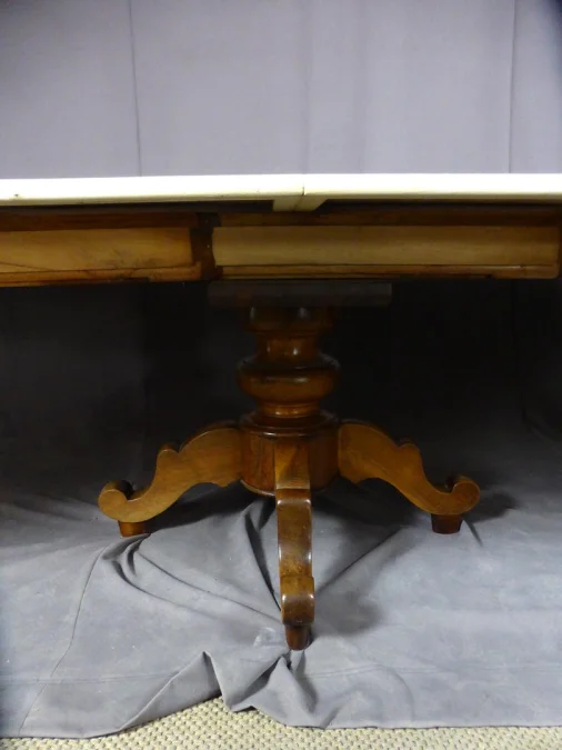 UITBREIDENDE TAFEL UIT DE 19e EEUW