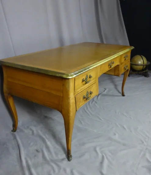 Bureau Louis XV
