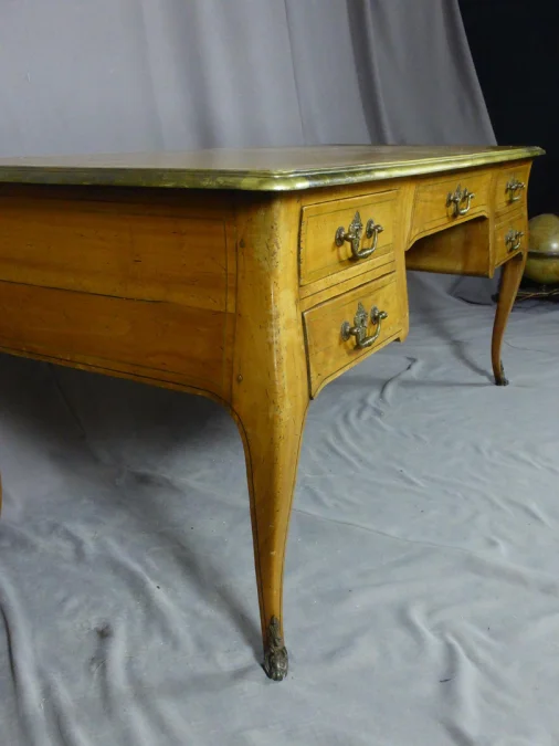 LOUIS XV STYLE DESK