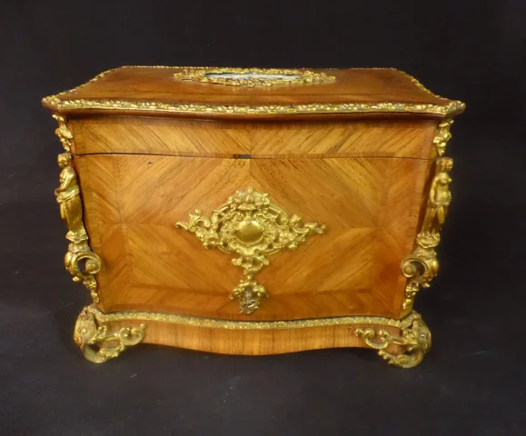 DECANTER BOX