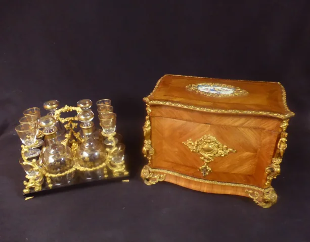 DECANTER BOX