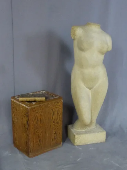 Sculpture En Pierre Signée Tajana André