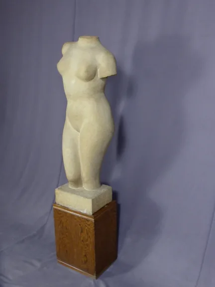 Sculpture En Pierre Signée Tajana André
