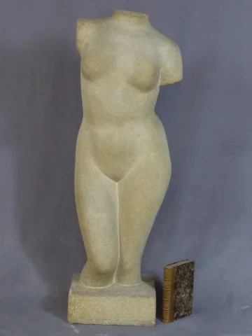 Sculpture En Pierre Signée Tajana André