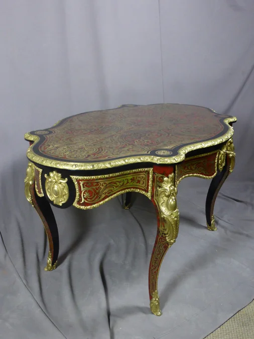 TABLE署名済みDIEHLPARIS