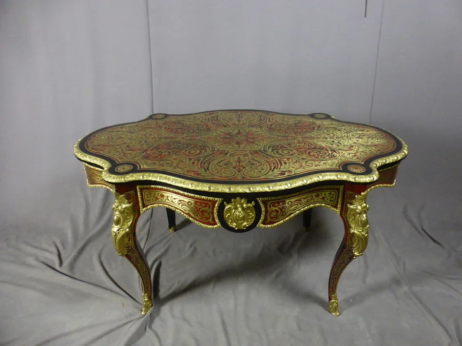 TABLE署名済みDIEHLPARIS