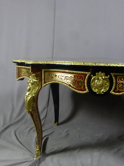 TABLE署名済みDIEHLPARIS