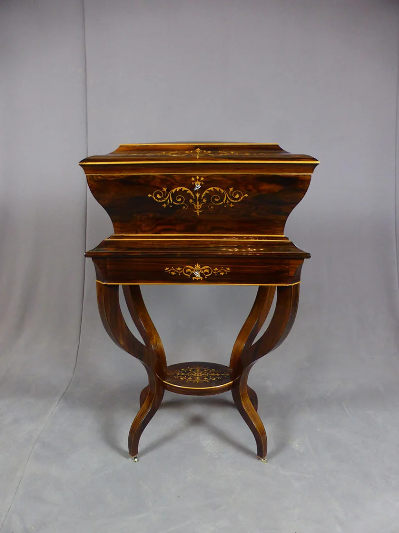 CHARLES X PERIOD BOX AUF STAND