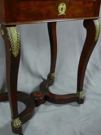 Table chevet et coffre XIX