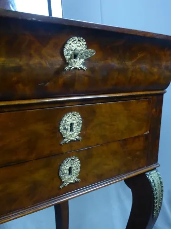 Table chevet et coffre XIX