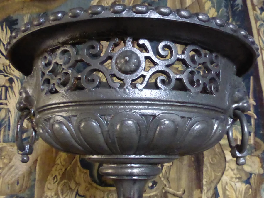 PAAR GUSSEISERNE STATUEN