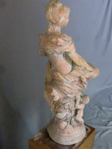 Sculpture en terre cuite