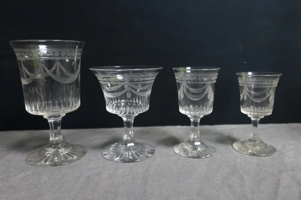 Service de verres cristal Baccarat 51 pièces