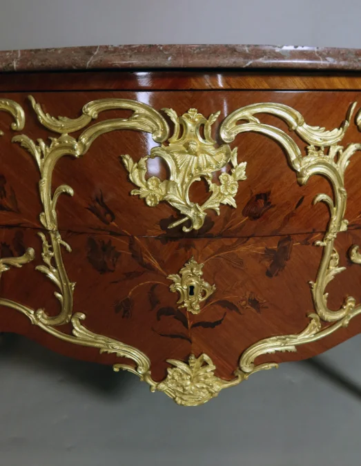 Grande commode Louis XV époque XIX
