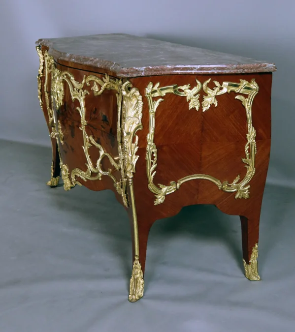 Grande commode Louis XV époque XIX