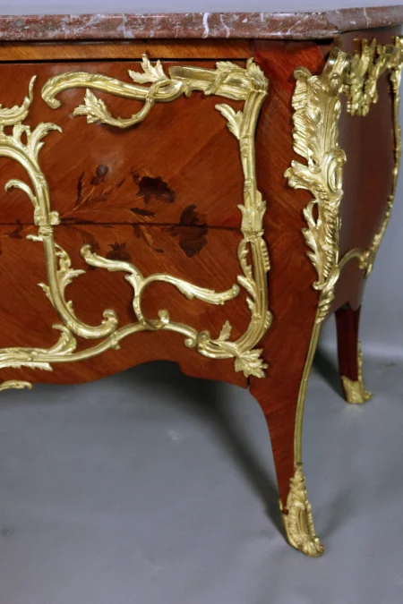 Grande commode Louis XV époque XIX