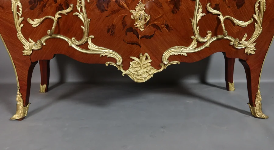 Grande commode Louis XV époque XIX