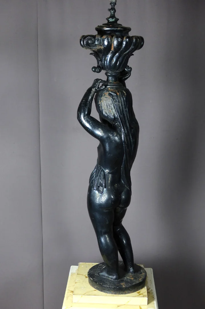 STATUEはJJDUCEL（1801-1877）に署名しました