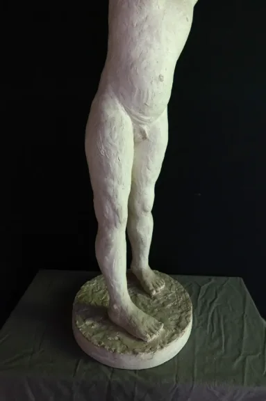 ESCULTURA EN YESO firmada CHAUMEL