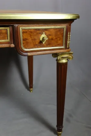 SCHREIBTISCH IM LOUIS XVI-STIL