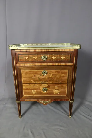 LOUIS XVI STYLE CHEST OF DRAWERS