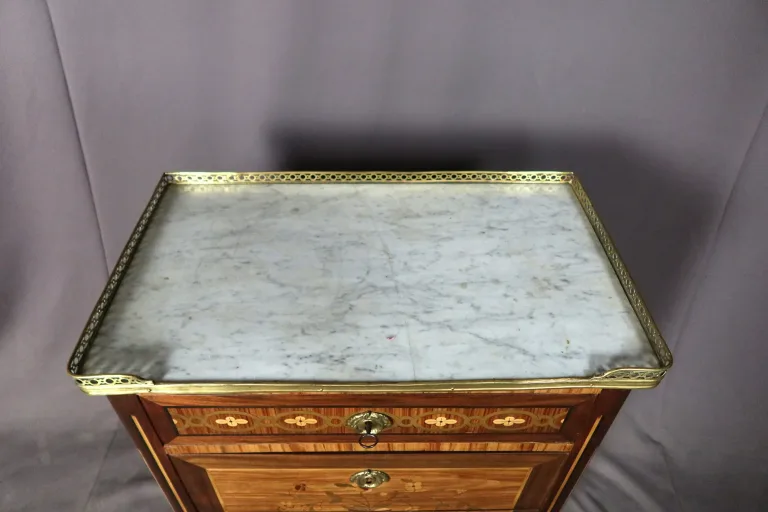 LOUIS XVI STYLE CHEST OF DRAWERS