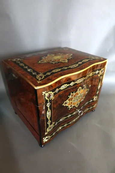NAPOLEON III PERIODE KASTENKASSETTE
