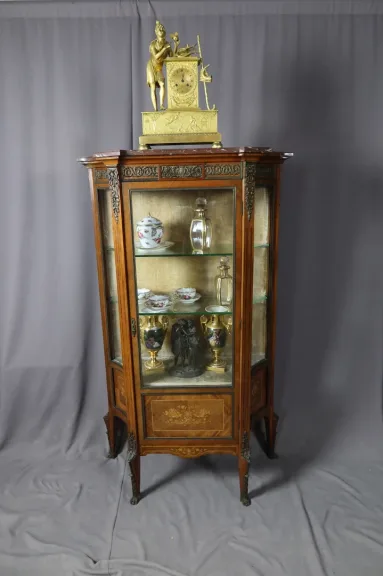VITRINE