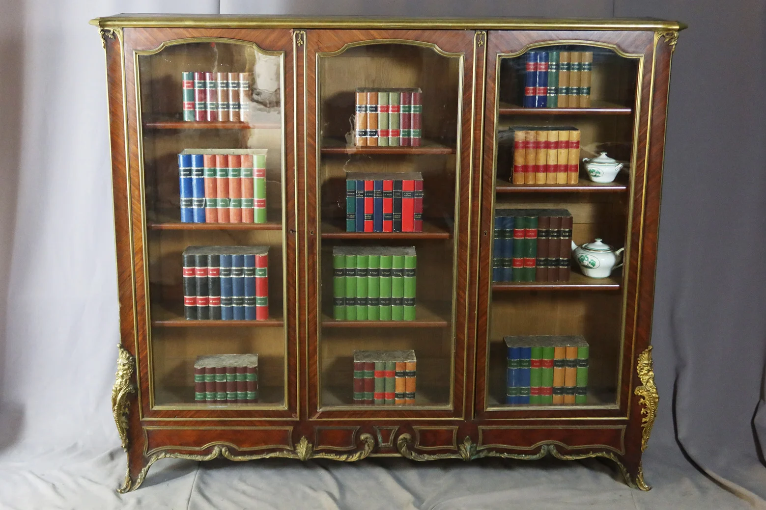 19e EEUWSE BOEKENKAST