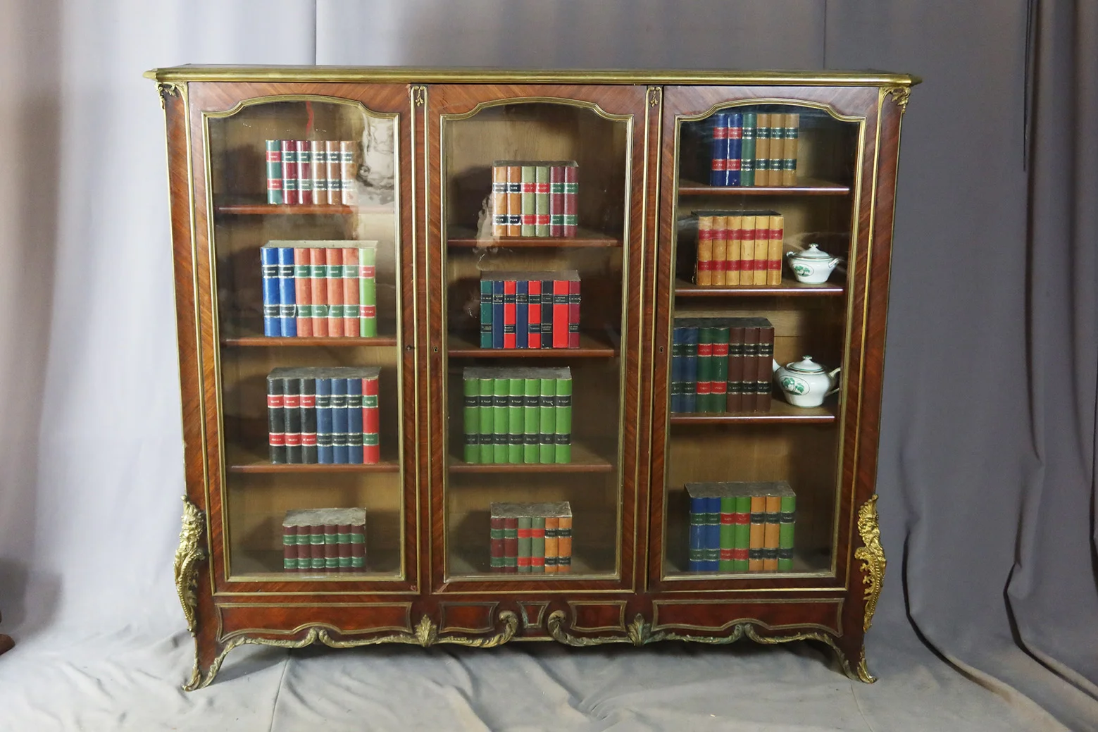19e EEUWSE BOEKENKAST