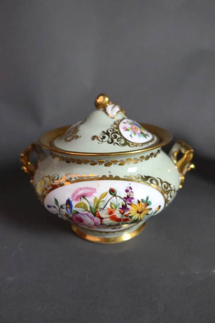 "Service à thé ou Café En Porcelaine XIX"
