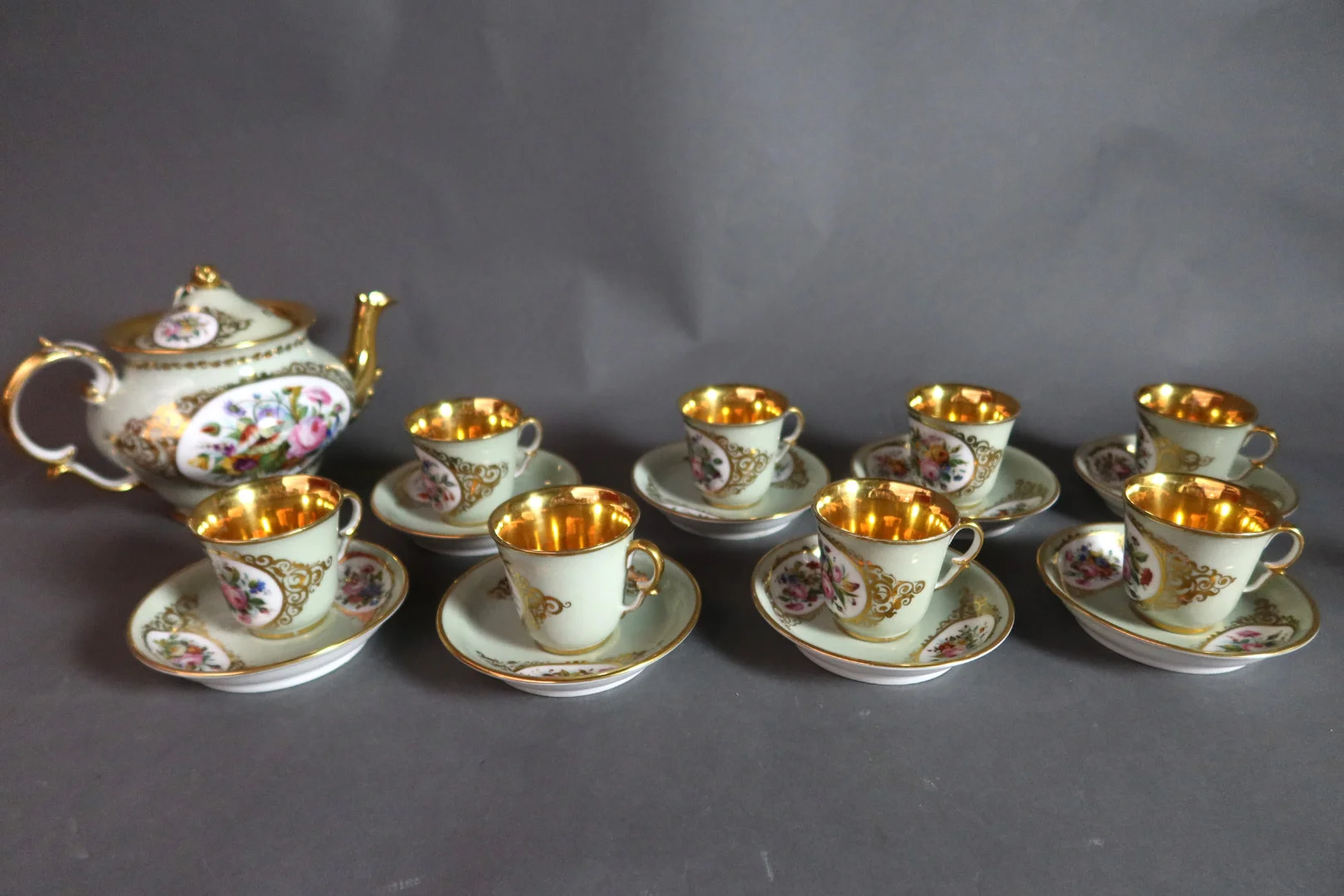 "Service à thé ou Café En Porcelaine XIX"