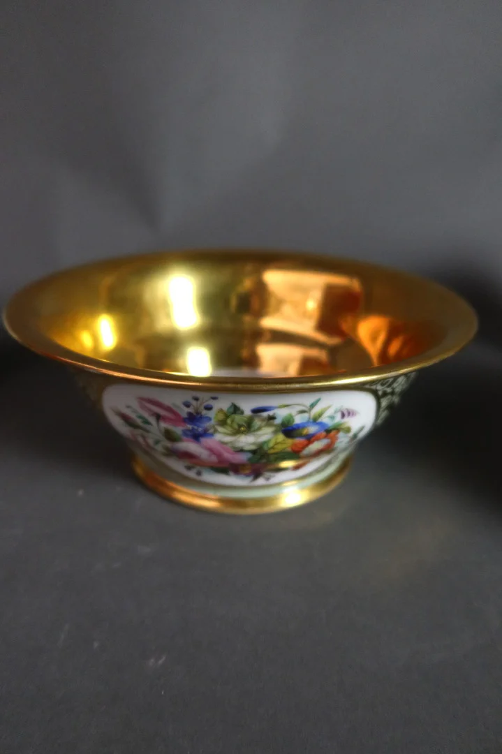 "Service à thé ou Café En Porcelaine XIX"