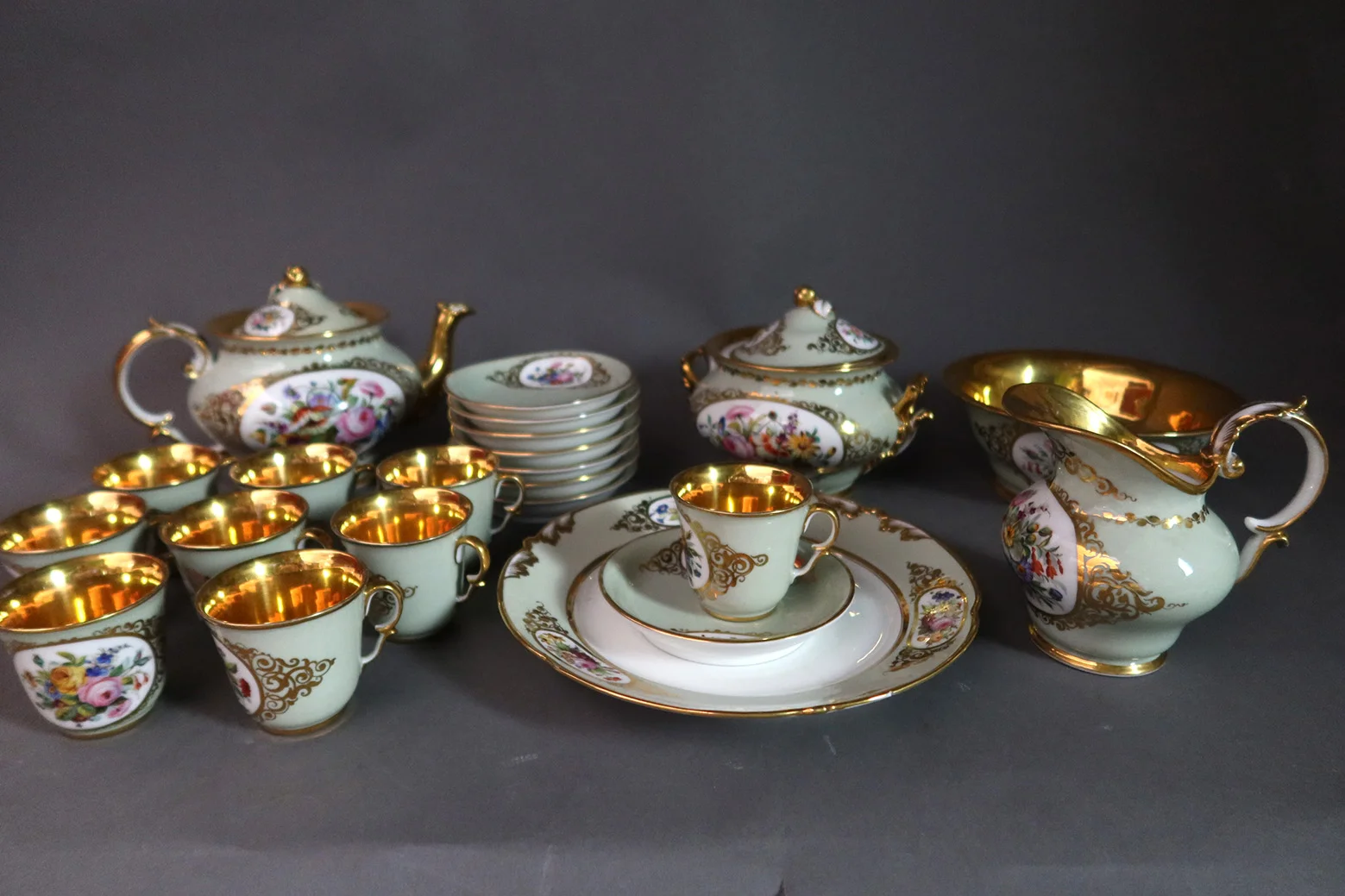 "Service à thé ou Café En Porcelaine XIX"