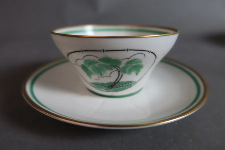 TEE- UND DESSERT-SERVICE AUS DER ART-DECO-ZEIT