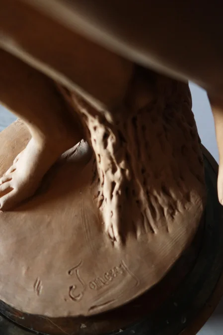 AARDEWERK SCULPTUUR gesigneerd JONCHERY