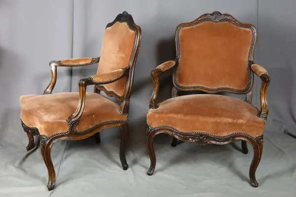 "Paire De Fauteuils Louis XV époque XVIII"