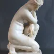 Sculpture " Vénus accroupie"