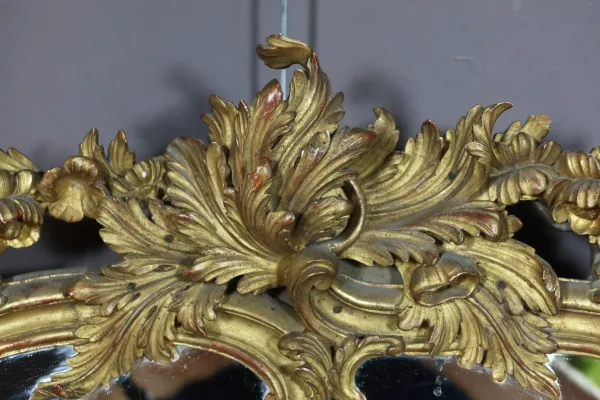 Miroir En Bois Sculpté Et Doré XIX