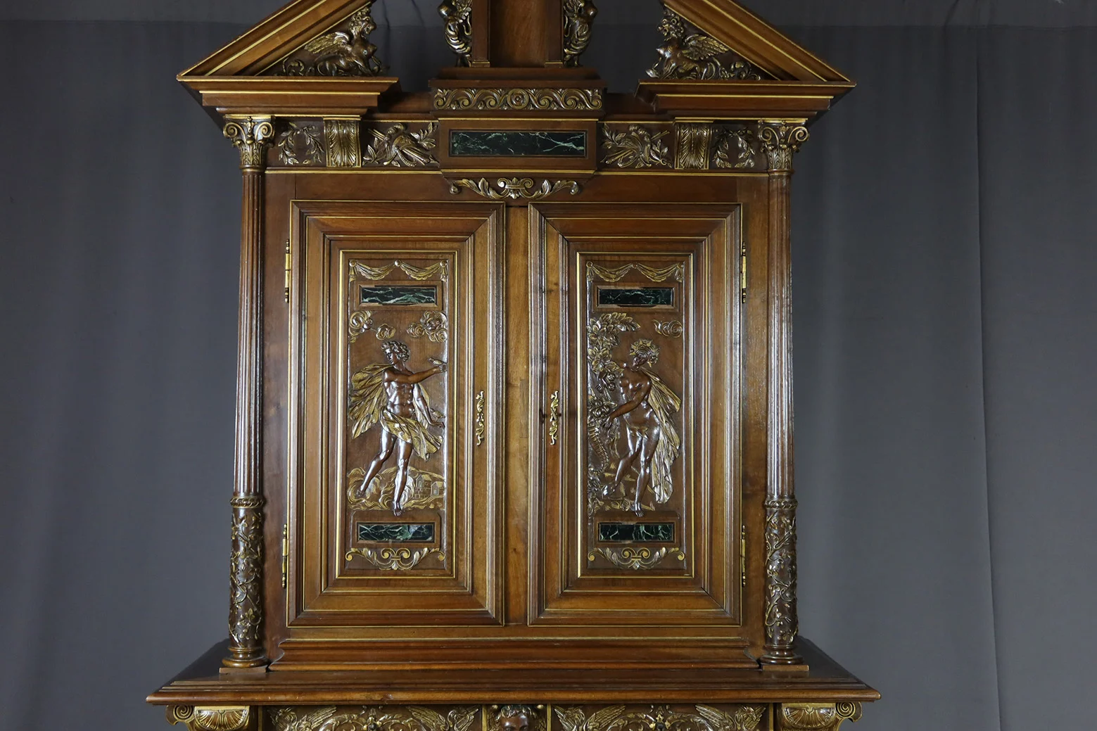 Buffet Noyer Sculpté