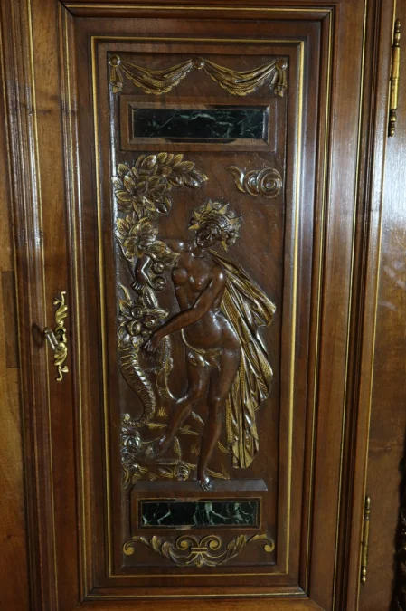 Buffet Noyer Sculpté
