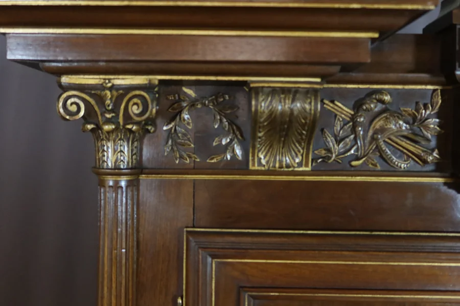 Buffet Noyer Sculpté
