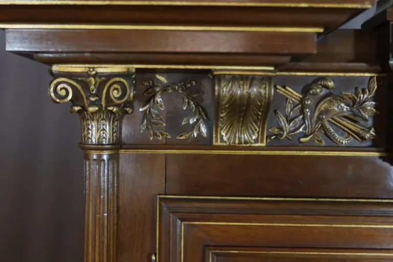 Buffet Noyer Sculpté