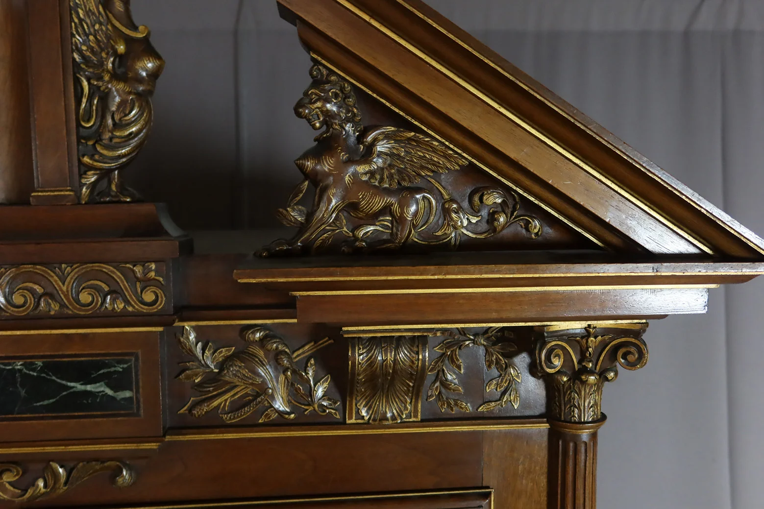 Buffet Noyer Sculpté