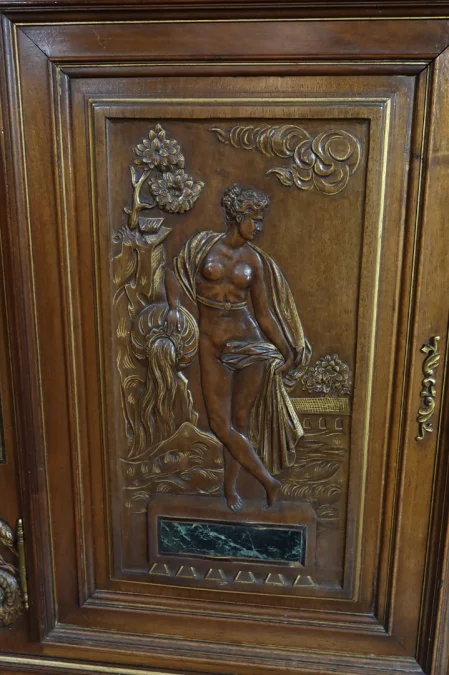 Buffet Noyer Sculpté