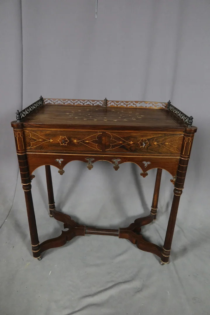MESA ESTILO CHARLES X