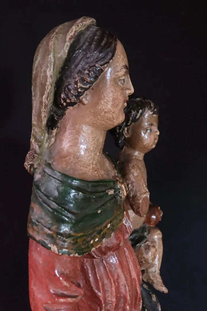 "Sculpture " Vierge à l'enfant " XVIII"