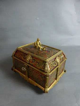 Coffret à Bijoux Signé Tahan à Paris