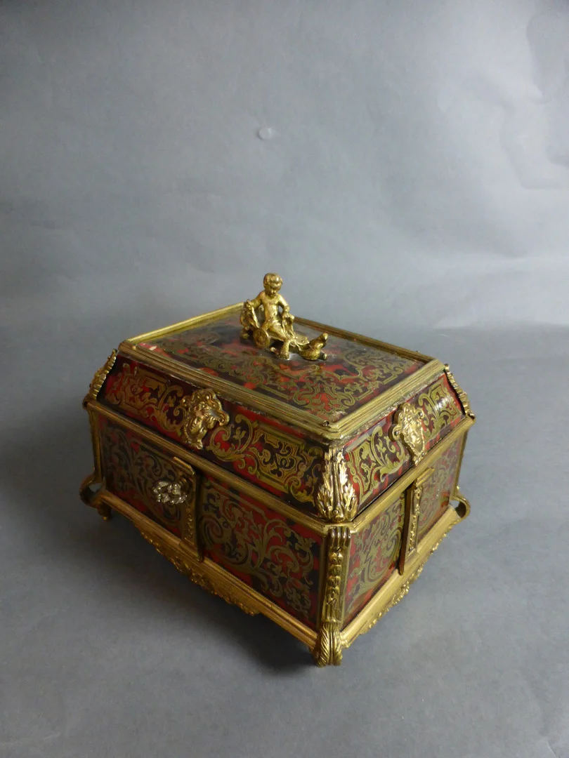 Coffret à Bijoux Signé Tahan à Paris